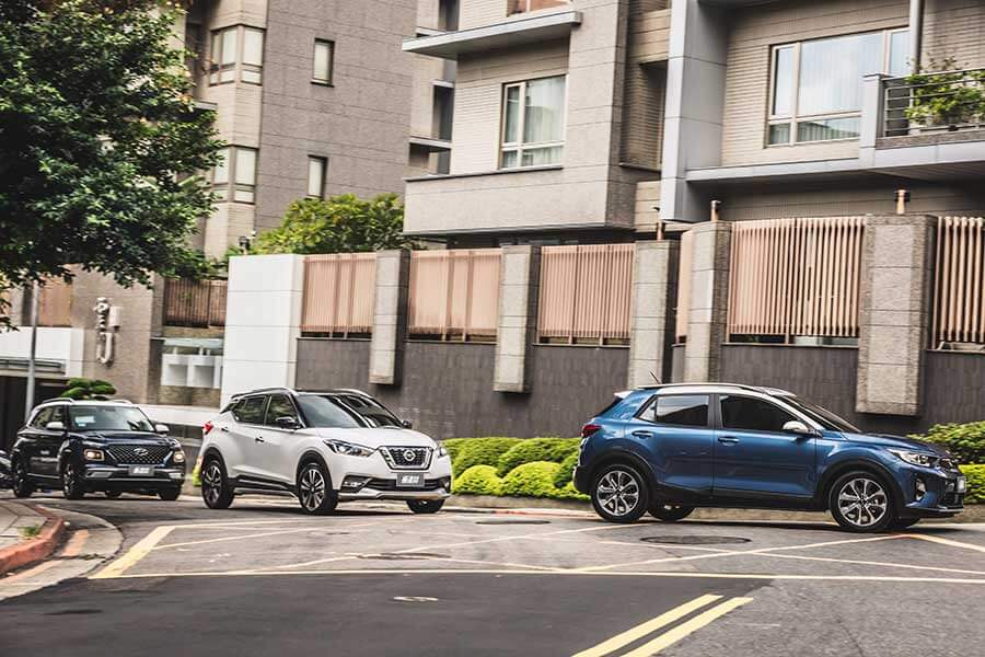 都會小休旅開闢新戰場,Venue以滿腹配備及高機能見長,而日產與起也是否經得起這現代強浪的來襲,讓我們拭目以待。