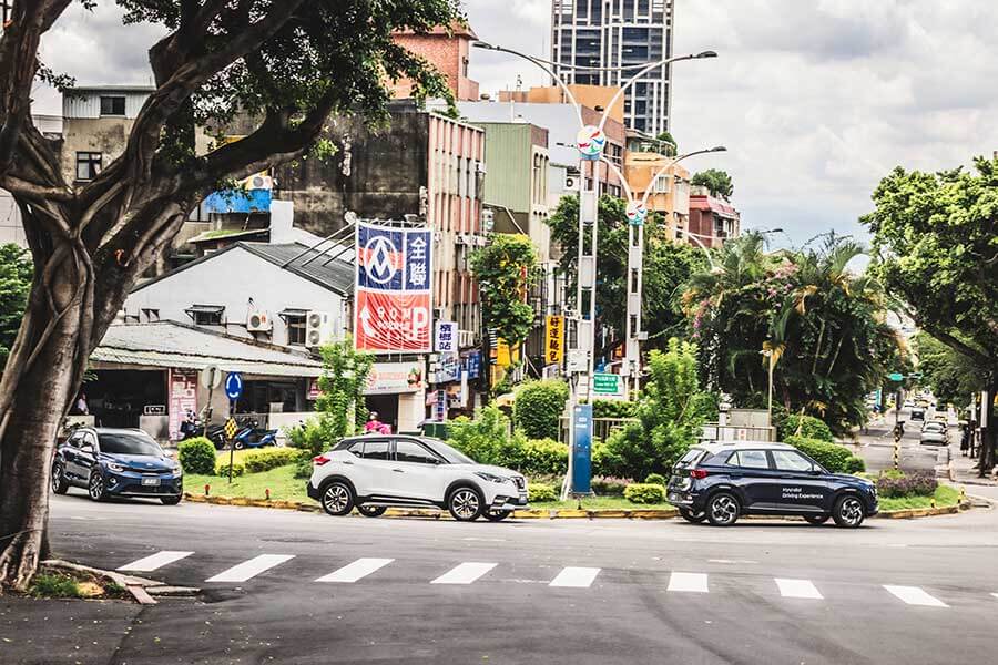 都會小休旅開闢新戰場,Venue以滿腹配備及高機能見長,而日產與起也是否經得起這現代強浪的來襲,讓我們拭目以待。