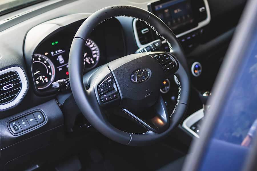 都會小休旅開闢新戰場,Venue以滿腹配備及高機能見長,而日產與起也是否經得起這現代強浪的來襲,讓我們拭目以待。