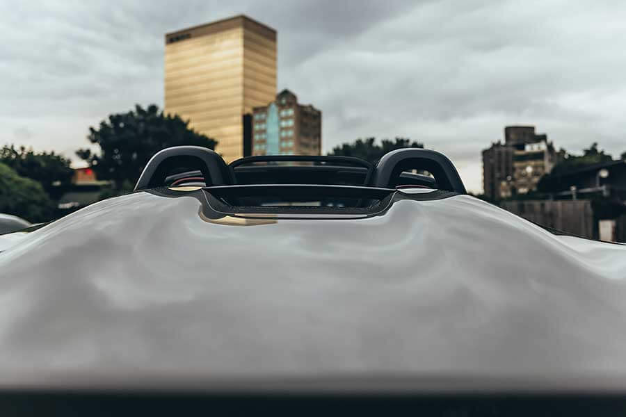 不論六速手排還是七速PDK,這都是一輛非常扣人心弦的敞篷跑車。