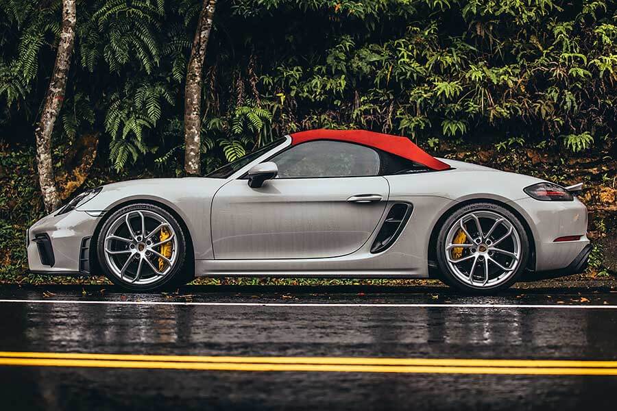 不論六速手排還是七速PDK,這都是一輛非常扣人心弦的敞篷跑車。