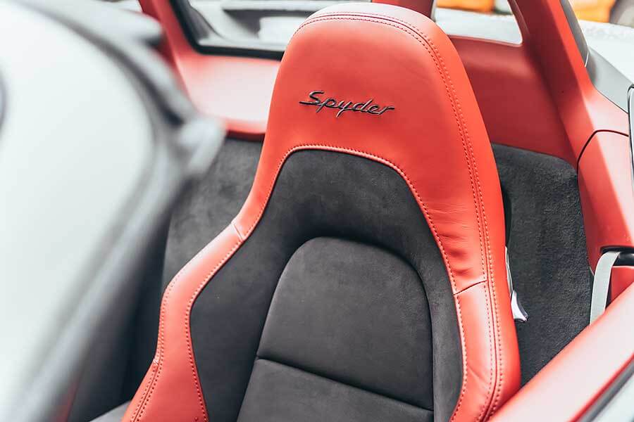 不論六速手排還是七速PDK,這都是一輛非常扣人心弦的敞篷跑車。