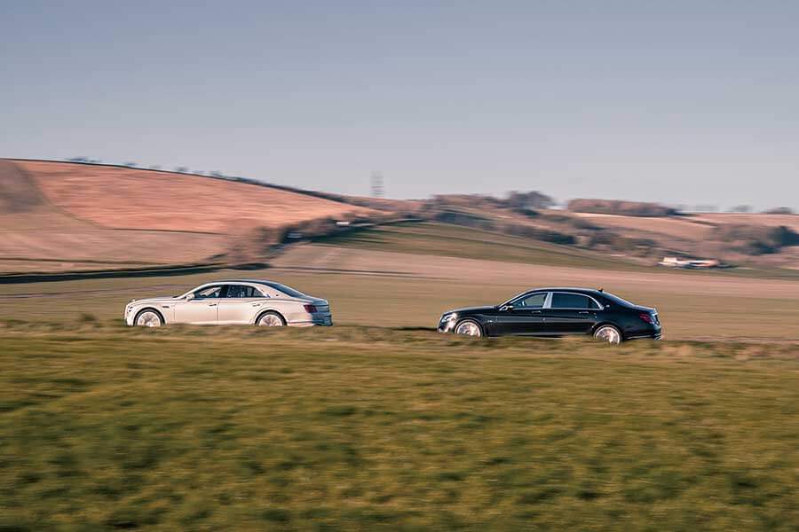 君可知,所謂豪華享受,意思並不限於寄身後座呼呼大睡,這兩部車之中便有一方符合此一要求。那麼世上最美好的汽車到底出自何門何派呢?