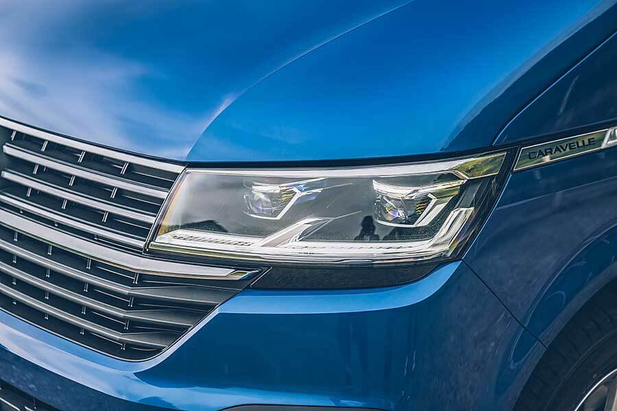 Caravelle不愧是商旅車中的佼佼者,全車均衡的造車工藝足以令人信服,但少了車道偏移一味淡了些。