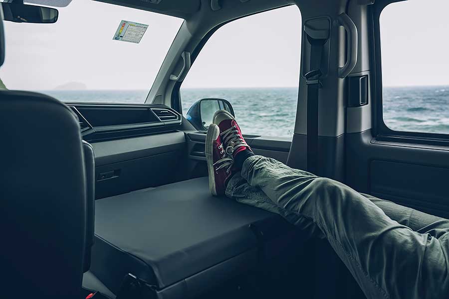 Caravelle不愧是商旅車中的佼佼者,全車均衡的造車工藝足以令人信服,但少了車道偏移一味淡了些。