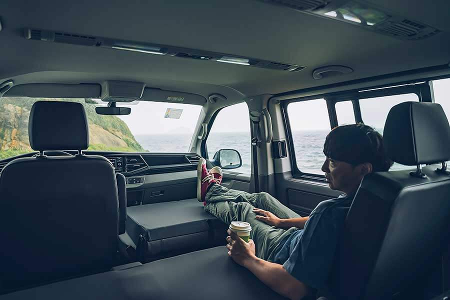 Caravelle不愧是商旅車中的佼佼者,全車均衡的造車工藝足以令人信服,但少了車道偏移一味淡了些。