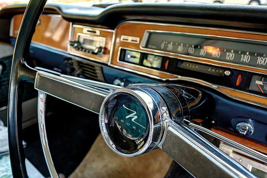 開古董車有喜亦有悲,但從中領略樂趣,也是修行的一種。