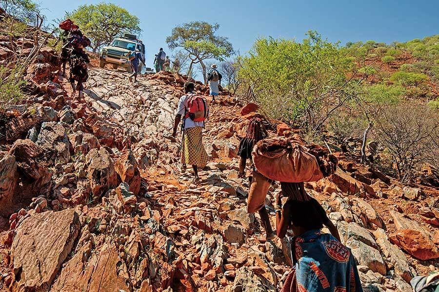 受夠了枯燥英國和日常營役的悶氣,不如馬上見識一下Defender的看家本領,跟我們一道遠赴千里踏破非洲。