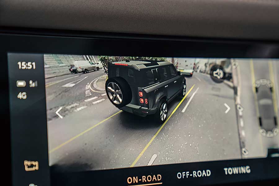 外形美醜大家已經心中有數,但新型Defender能夠兼顧英國典型農家生活和城鎮交通嗎?