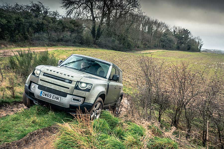 外形美醜大家已經心中有數,但新型Defender能夠兼顧英國典型農家生活和城鎮交通嗎?