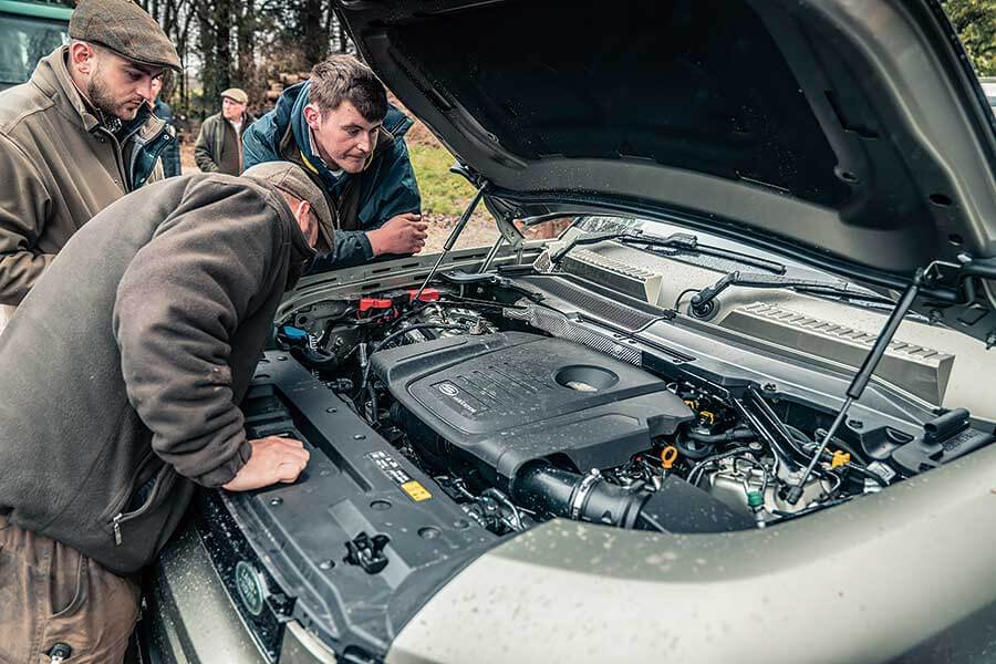 外形美醜大家已經心中有數,但新型Defender能夠兼顧英國典型農家生活和城鎮交通嗎?