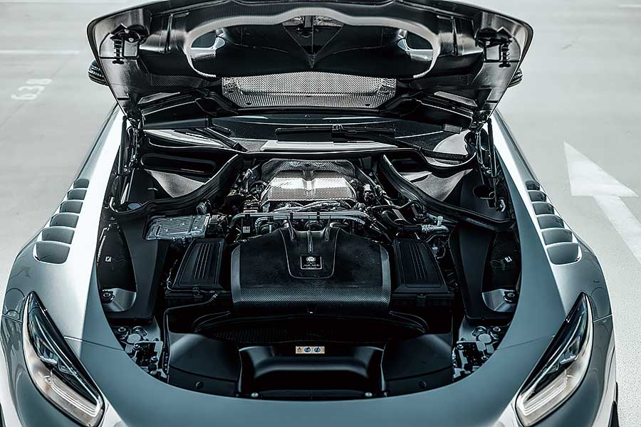 自SLS Black Series七年前問世以來,AMG最近終於再為旗下最稀罕的系列注入新血,推出毫無保留的AMG GT版本,心血少的朋友最好敬而遠之。