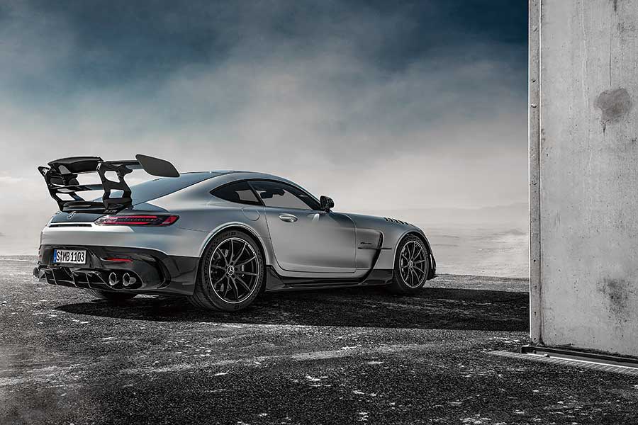 自SLS Black Series七年前問世以來,AMG最近終於再為旗下最稀罕的系列注入新血,推出毫無保留的AMG GT版本,心血少的朋友最好敬而遠之。