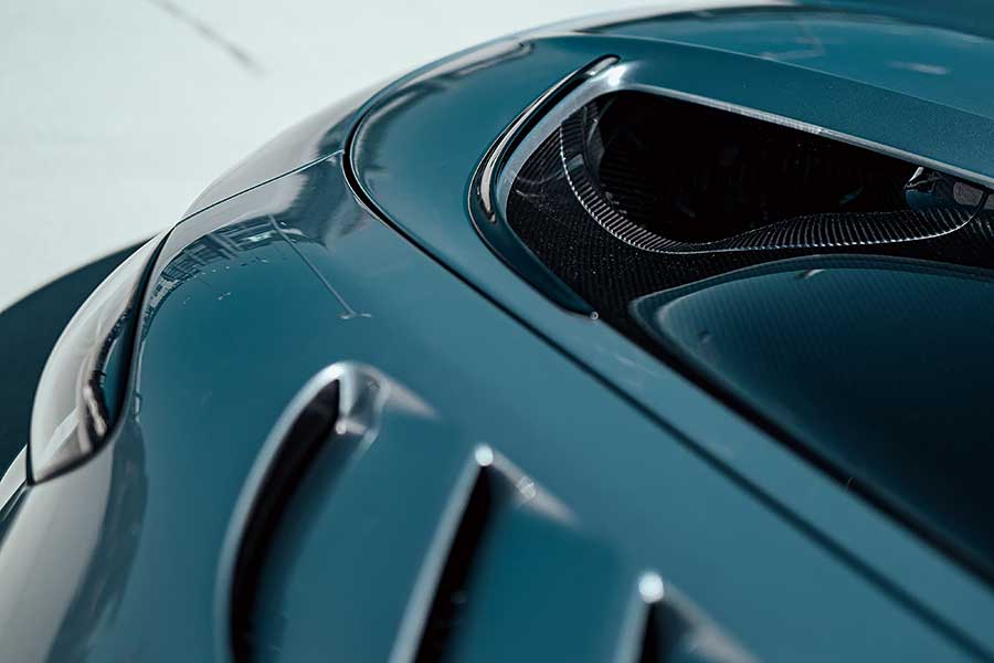 自SLS Black Series七年前問世以來,AMG最近終於再為旗下最稀罕的系列注入新血,推出毫無保留的AMG GT版本,心血少的朋友最好敬而遠之。