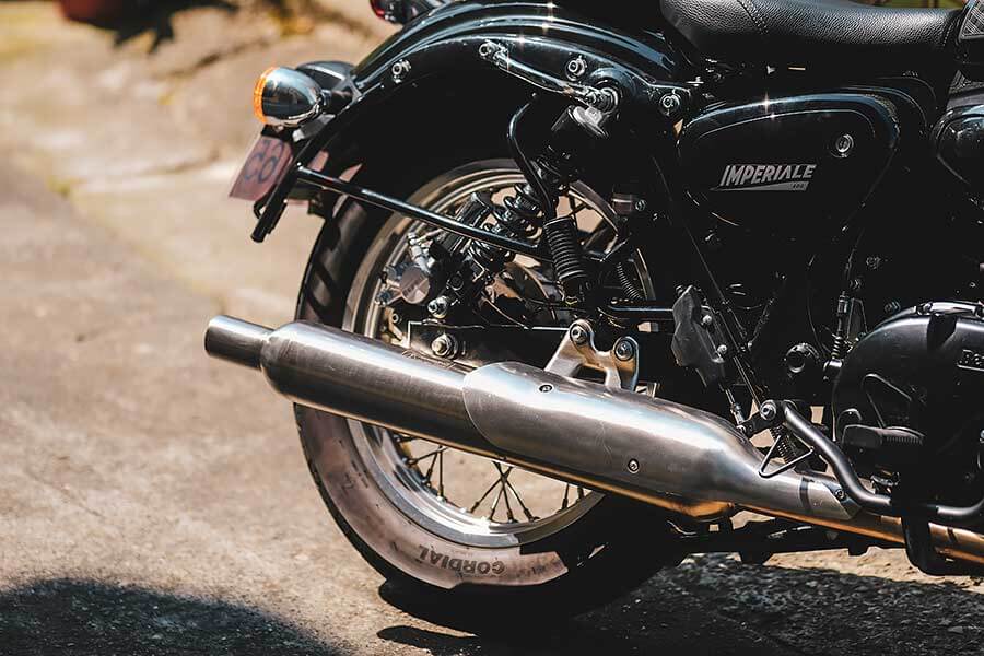 Imperiale 400猶如Benelli為復古市場投入的偵察兵,除了試試水溫外,更想證明自己的能耐到哪裡,而這場仗的勝利關鍵其實只在於…,不好說~