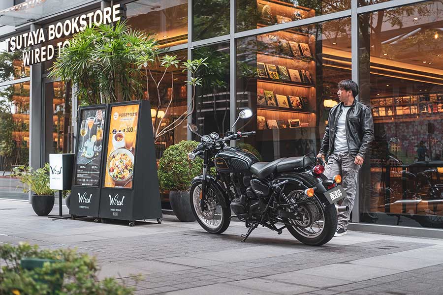 Imperiale 400猶如Benelli為復古市場投入的偵察兵,除了試試水溫外,更想證明自己的能耐到哪裡,而這場仗的勝利關鍵其實只在於…,不好說~