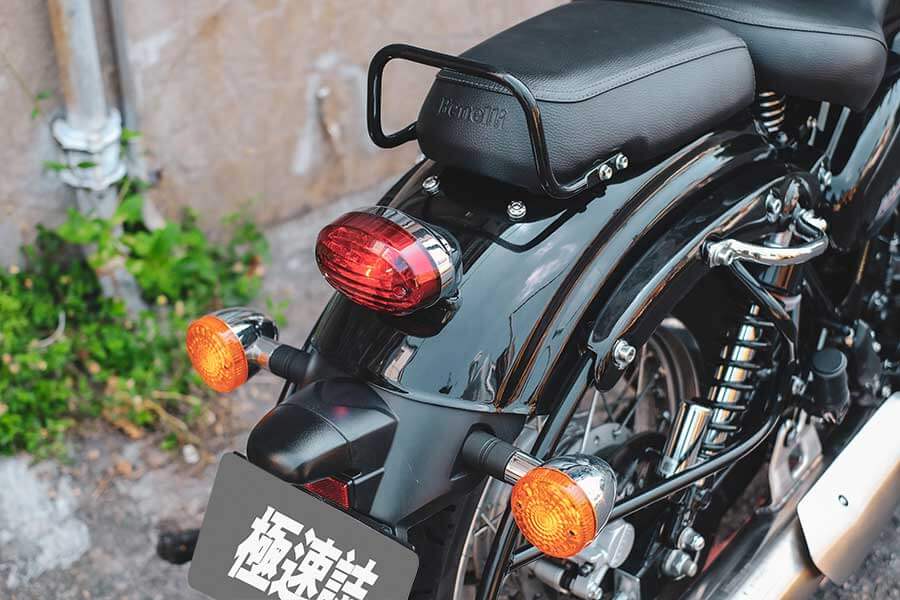 Imperiale 400猶如Benelli為復古市場投入的偵察兵,除了試試水溫外,更想證明自己的能耐到哪裡,而這場仗的勝利關鍵其實只在於…,不好說~