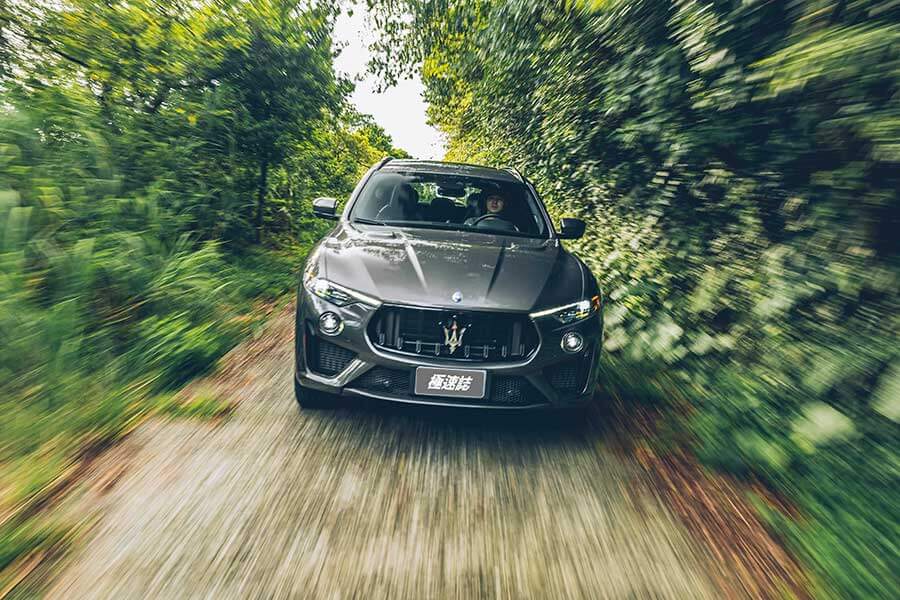 雖來自名媛望族卻從未要踏上貴族之路,有著帥氣臉龐及宜居宜室的全能表現才是它本質。