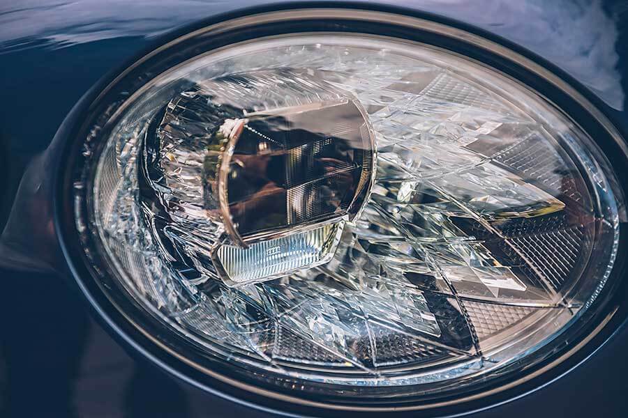 是,這是全新大改款的New Bentayga,我知道你心裡的疑問,不過只要親眼瞧瞧,你會跟我一樣肯定,它真的是新Bentayga。