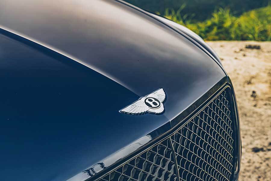 是,這是全新大改款的New Bentayga,我知道你心裡的疑問,不過只要親眼瞧瞧,你會跟我一樣肯定,它真的是新Bentayga。