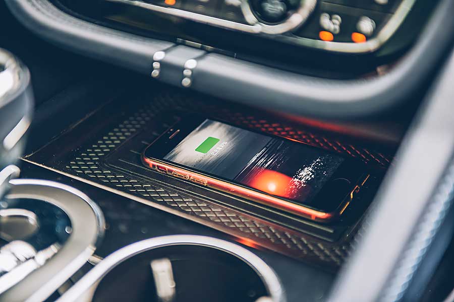 是,這是全新大改款的New Bentayga,我知道你心裡的疑問,不過只要親眼瞧瞧,你會跟我一樣肯定,它真的是新Bentayga。