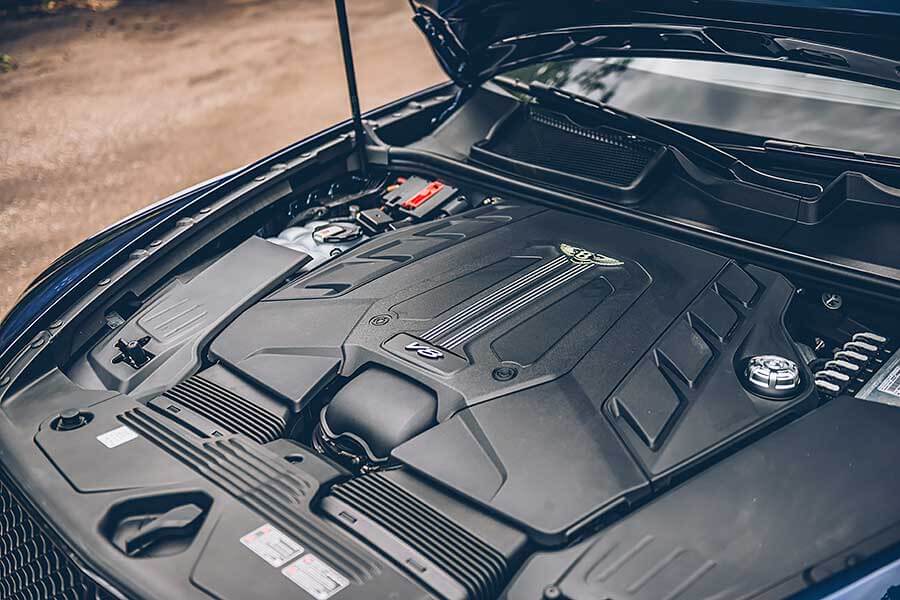 是,這是全新大改款的New Bentayga,我知道你心裡的疑問,不過只要親眼瞧瞧,你會跟我一樣肯定,它真的是新Bentayga。