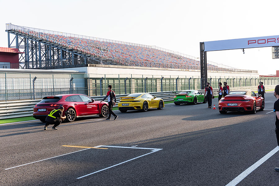 所謂迅如雷霆、疾如閃電的景象莫過於此,內心波濤洶湧久久不能自己……。