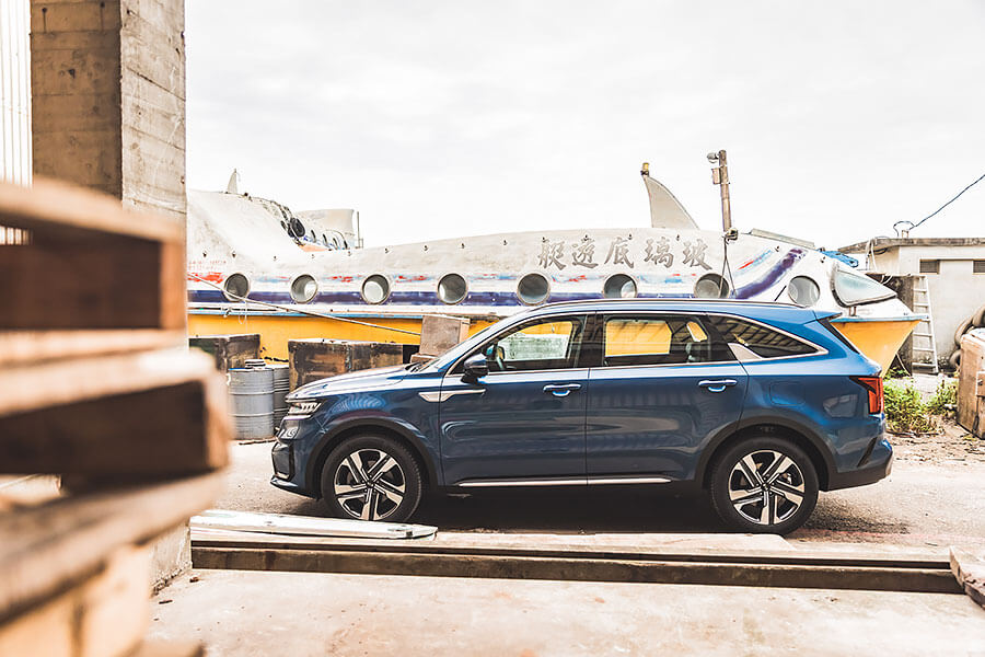 正打算消滅銀行存摺裡的160萬來買一款新SUV迎接新年的話,不妨到各大起亞展間走走看看。