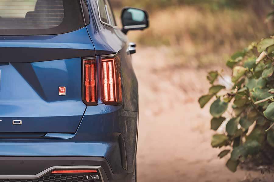 正打算消滅銀行存摺裡的160萬來買一款新SUV迎接新年的話,不妨到各大起亞展間走走看看。