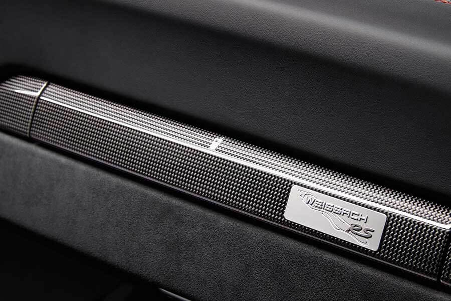 因為是身價不凡的超跑，所以就連這些細節的設計也得處處再三講究。