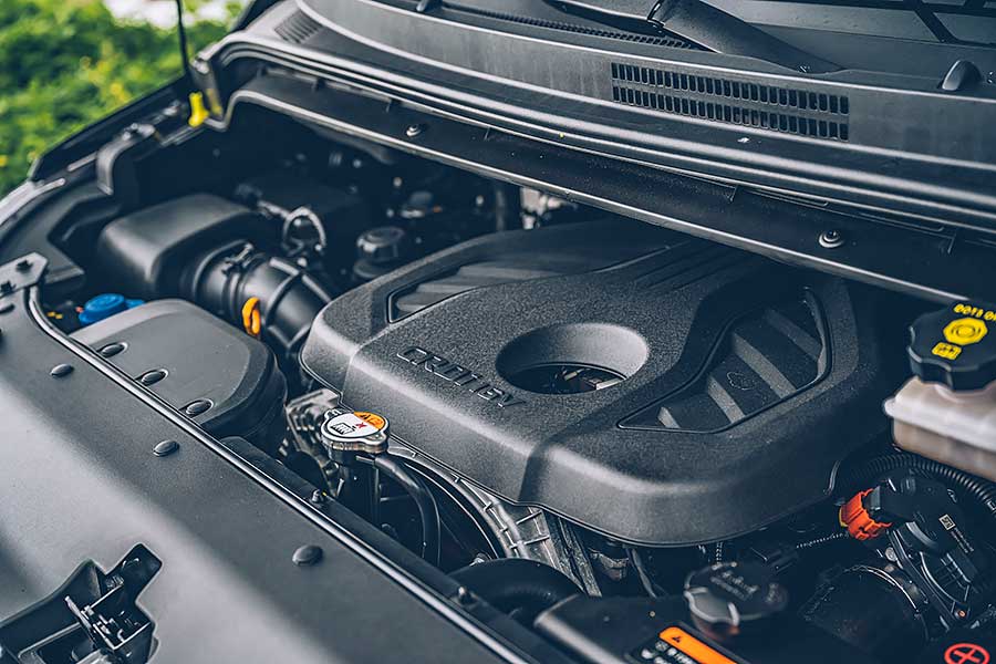 這次藉由福斯期待已久的Caravelle T6.1小改款的推出,TG也順勢來個推舟作了一輯攸關商務廂車專題,聘請了另為兩款國內各大觀光聖地最為常見的商務車型:福特Tourneo Custom及現代Grand Starex。來自美韓的二大塊頭是否會是以黑馬自居或敬陪末座,很期待嗎?我們更興奮啊!