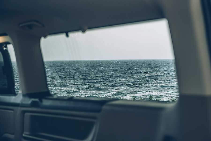 這次藉由福斯期待已久的Caravelle T6.1小改款的推出,TG也順勢來個推舟作了一輯攸關商務廂車專題,聘請了另為兩款國內各大觀光聖地最為常見的商務車型:福特Tourneo Custom及現代Grand Starex。來自美韓的二大塊頭是否會是以黑馬自居或敬陪末座,很期待嗎?我們更興奮啊!