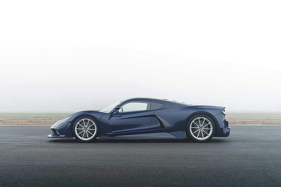 超級龍捲風Venom F5已生成,請圍觀民眾趕緊進行躲避,以免造成不必要人身財物損失!