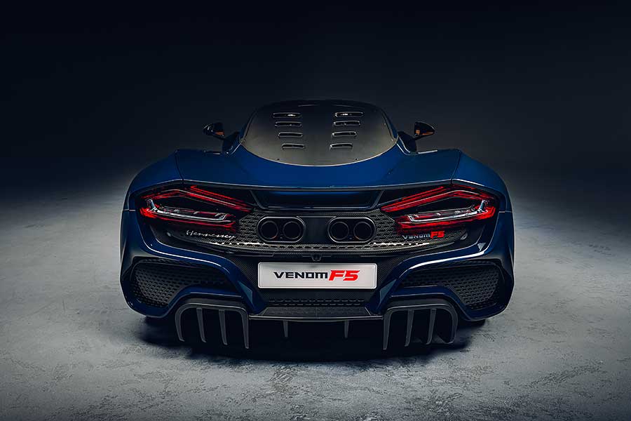 超級龍捲風Venom F5已生成,請圍觀民眾趕緊進行躲避,以免造成不必要人身財物損失!