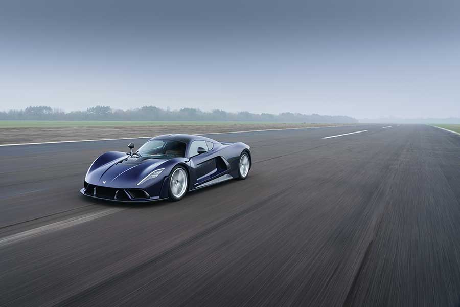 超級龍捲風Venom F5已生成,請圍觀民眾趕緊進行躲避,以免造成不必要人身財物損失!