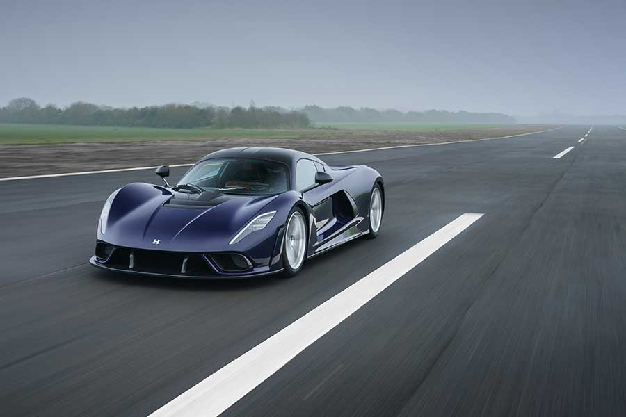 超級龍捲風Venom F5已生成,請圍觀民眾趕緊進行躲避,以免造成不必要人身財物損失!