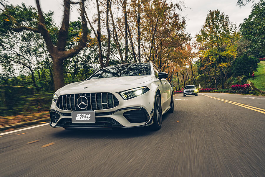 Mercedes-AMG,50餘年來從聲威顯赫以至追求終極賽道競技實力,並將大量研發累積而成的專屬AMG性能哲學轉而融入尋常百姓生活中,令其性能精神在我輩生活周邊,俯拾即是。
