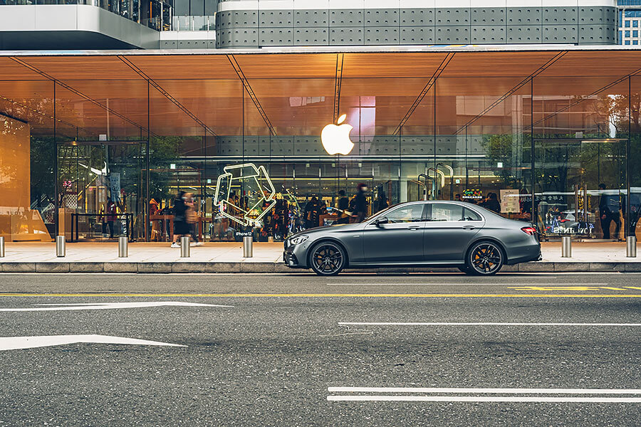 Mercedes-AMG,50餘年來從聲威顯赫以至追求終極賽道競技實力,並將大量研發累積而成的專屬AMG性能哲學轉而融入尋常百姓生活中,令其性能精神在我輩生活周邊,俯拾即是。