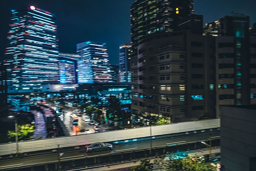 Mercedes-AMG,50餘年來從聲威顯赫以至追求終極賽道競技實力,並將大量研發累積而成的專屬AMG性能哲學轉而融入尋常百姓生活中,令其性能精神在我輩生活周邊,俯拾即是。