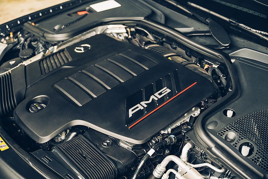 Mercedes-AMG,50餘年來從聲威顯赫以至追求終極賽道競技實力,並將大量研發累積而成的專屬AMG性能哲學轉而融入尋常百姓生活中,令其性能精神在我輩生活周邊,俯拾即是。