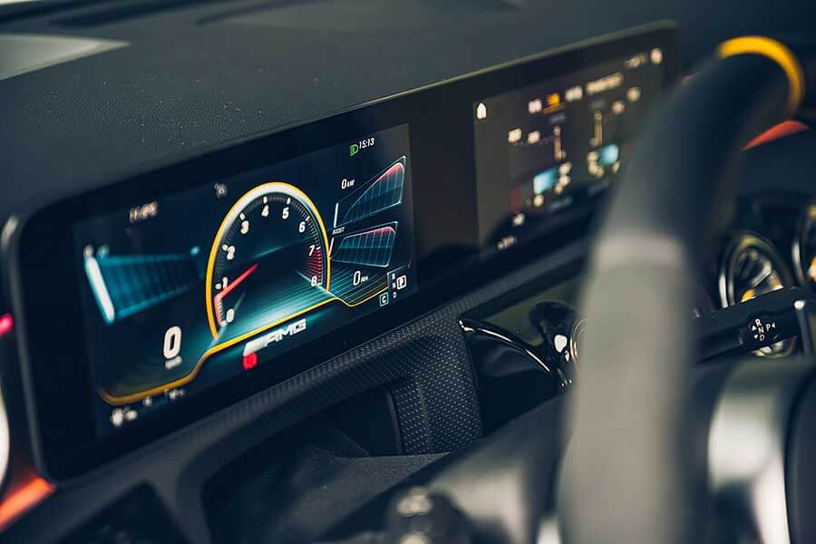 Mercedes-AMG,50餘年來從聲威顯赫以至追求終極賽道競技實力,並將大量研發累積而成的專屬AMG性能哲學轉而融入尋常百姓生活中,令其性能精神在我輩生活周邊,俯拾即是。