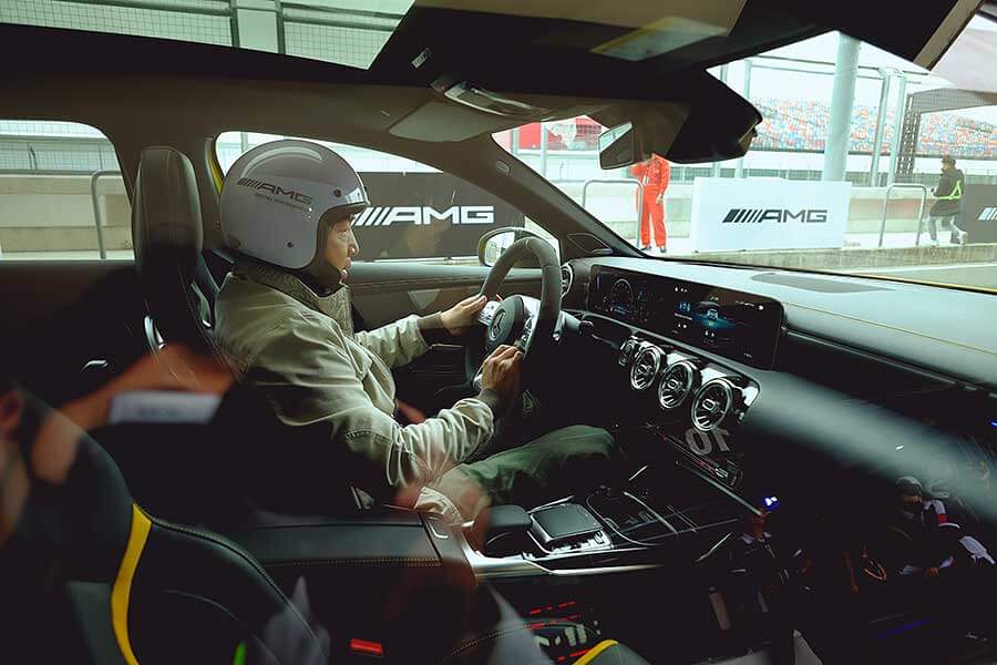 好久不見的AMG 63車系幾乎到齊,連剛改款的GT-R也來了,很好……。