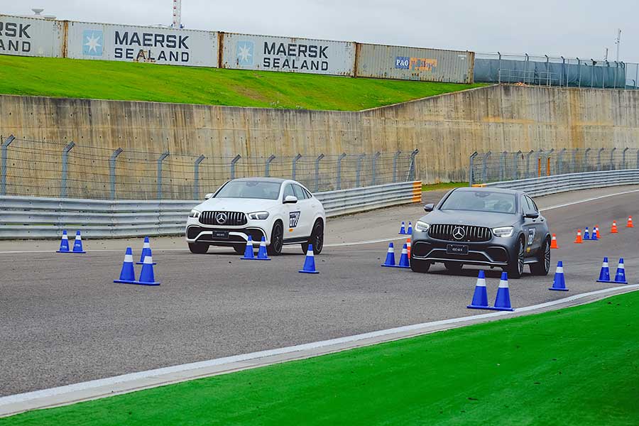 好久不見的AMG 63車系幾乎到齊,連剛改款的GT-R也來了,很好……。