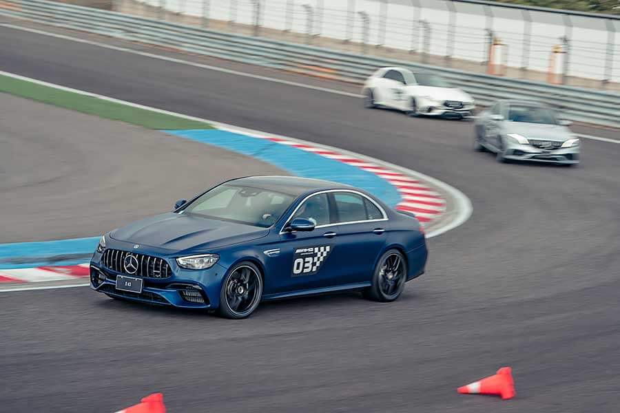 好久不見的AMG 63車系幾乎到齊,連剛改款的GT-R也來了,很好……。