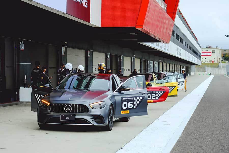 好久不見的AMG 63車系幾乎到齊,連剛改款的GT-R也來了,很好……。