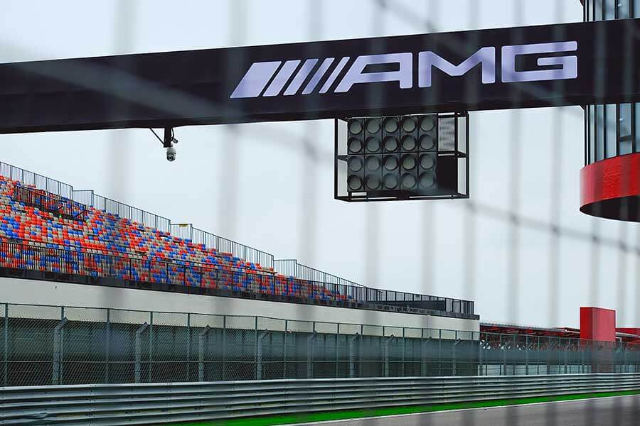 好久不見的AMG 63車系幾乎到齊,連剛改款的GT-R也來了,很好……。