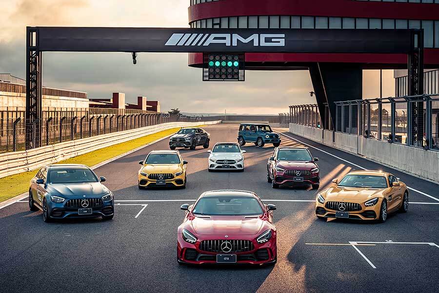 好久不見的AMG 63車系幾乎到齊,連剛改款的GT-R也來了,很好……。