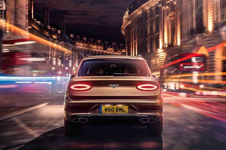 隨著英國2030全面禁售燃油車的期程愈來愈近,賓利也在2021年一開局隨即動作回應。