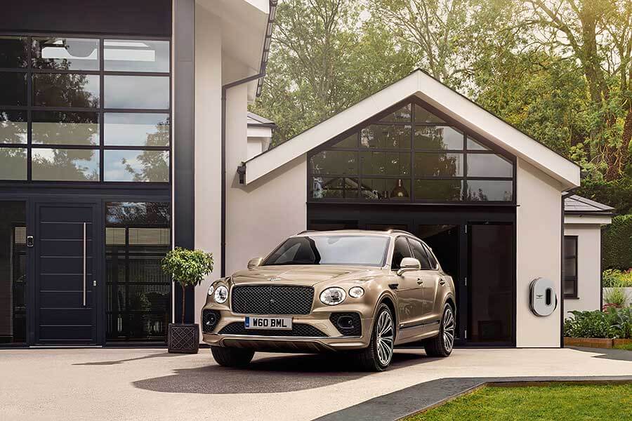 隨著英國2030全面禁售燃油車的期程愈來愈近,賓利也在2021年一開局隨即動作回應。