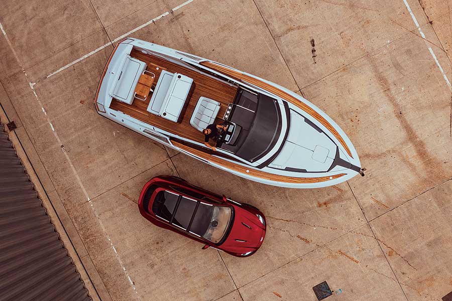 在馬丁家族新成員，全新DBX上度過非凡一天。